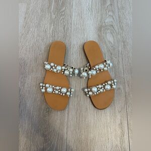 Pearl Embellished Sandals num 38 - used